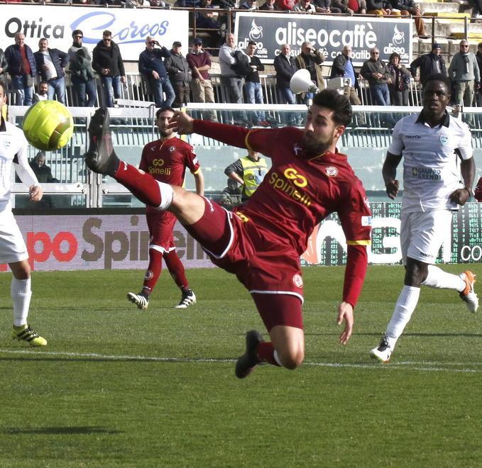 Livorno: l’autogol di Maritato, ora vuole andare via 