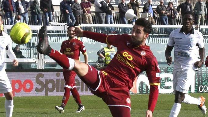 Livorno: l’autogol di Maritato, ora vuole andare via