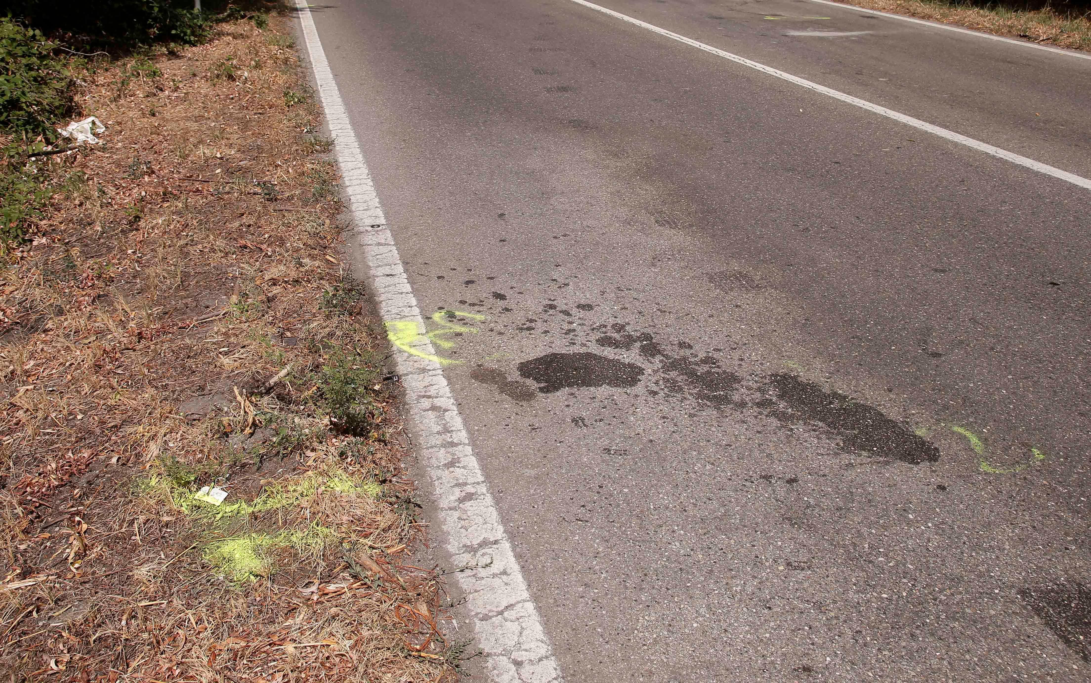 Cadelbosco sopra, ubriaco al volante si schianta contro uno scooter: grave un 18enne 