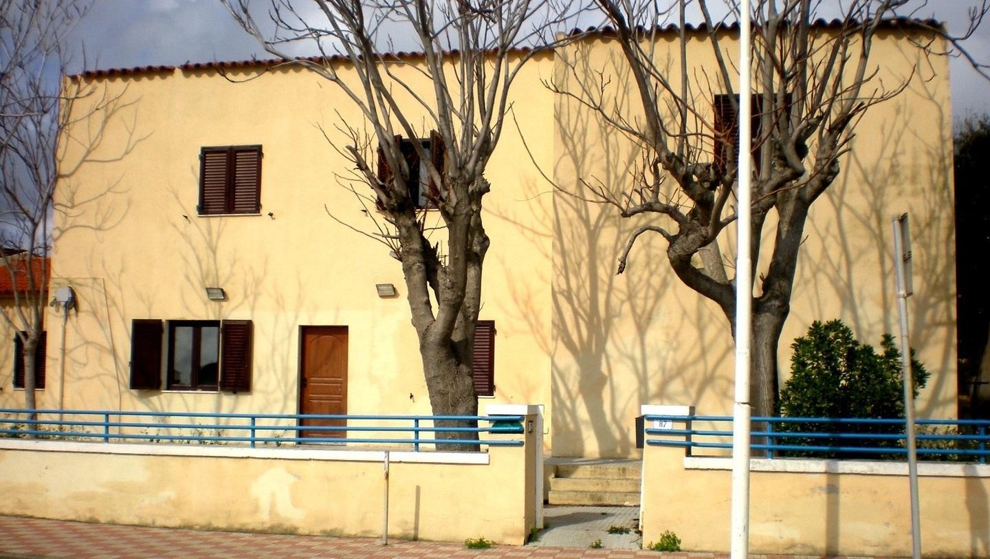 Bloccati i progetti di rilancio per l’ostello occupato dai rom 