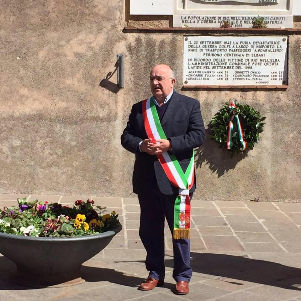 Il sindaco De Santi