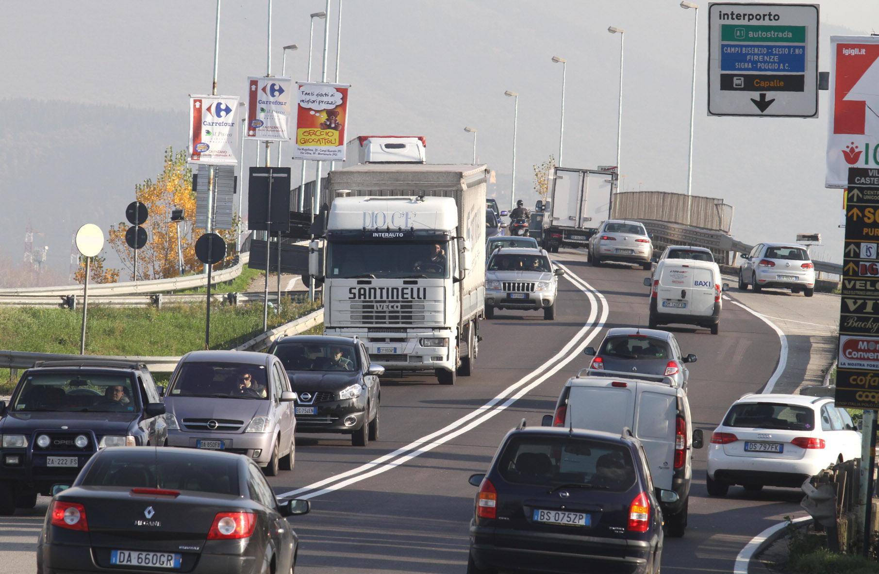 Il traffico sul Ponte Lama (archivio)