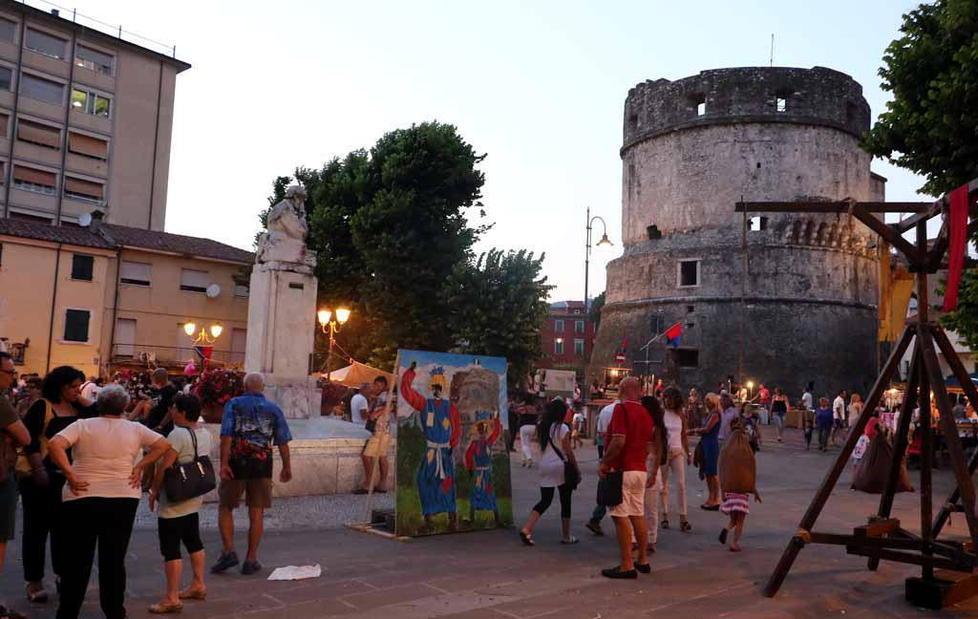 Avenza fa un tuffo nel passato, va in scena la Festa Medievale 