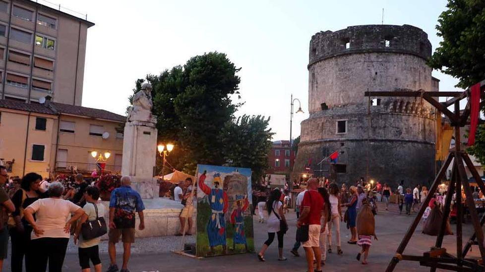 Avenza fa un tuffo nel passato, va in scena la Festa Medievale