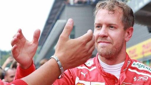 Vettel ci prova, trionfa Hamilton