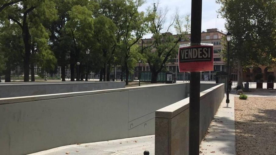 Piazza della Vittoria, nuova e acciaccata