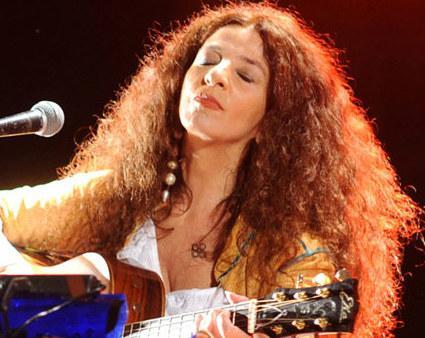 Teresa canta Pino A Porto Rotondo l’anima di Napoli 