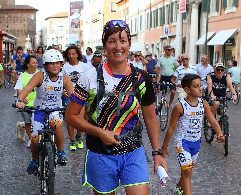 L’abbraccio di Ferrara alla sua donna dei record 