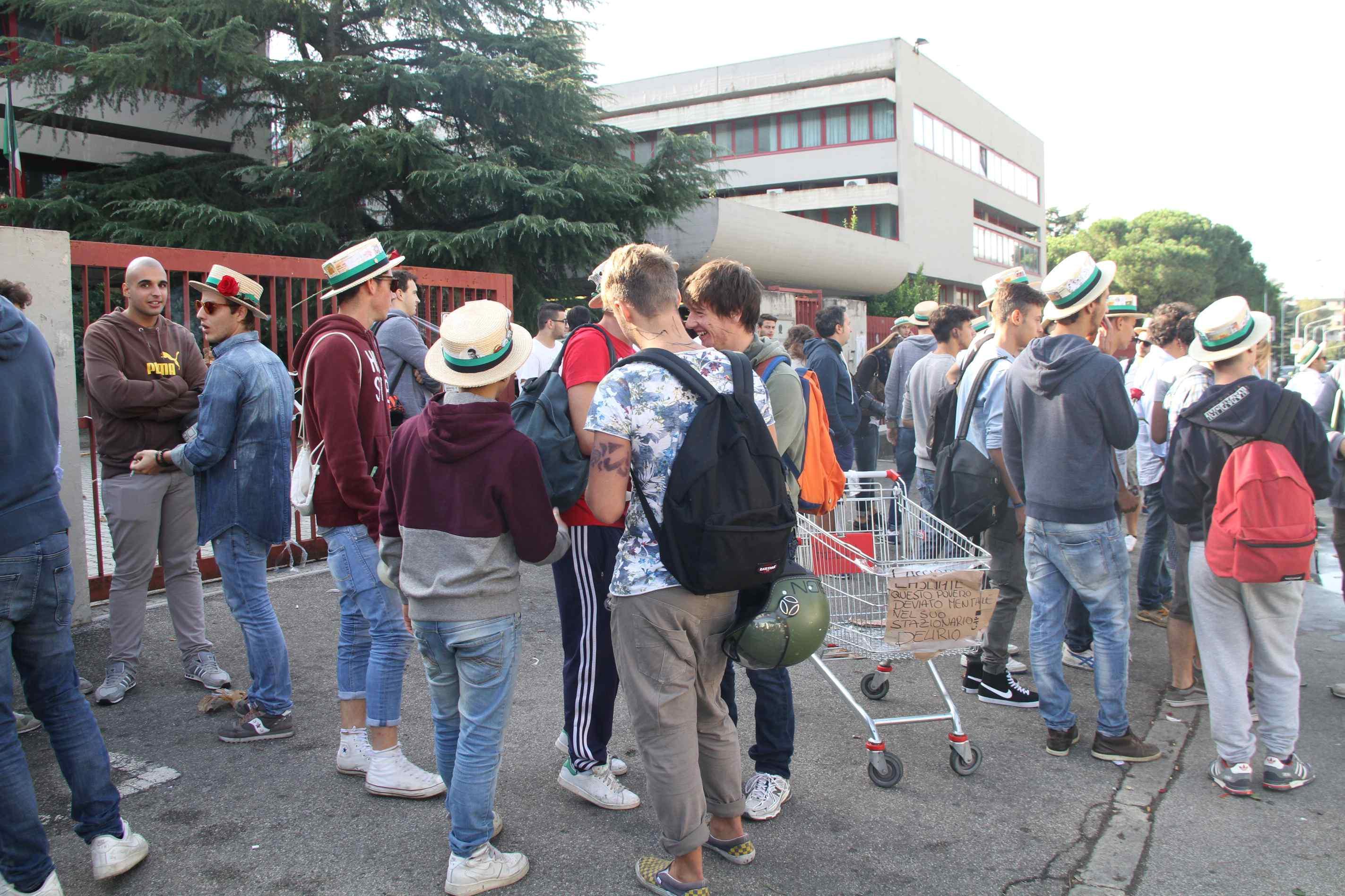 Il primo giorno di scuola all'Istituto tecnico Buzzi: si ricomincia il 15 settembre