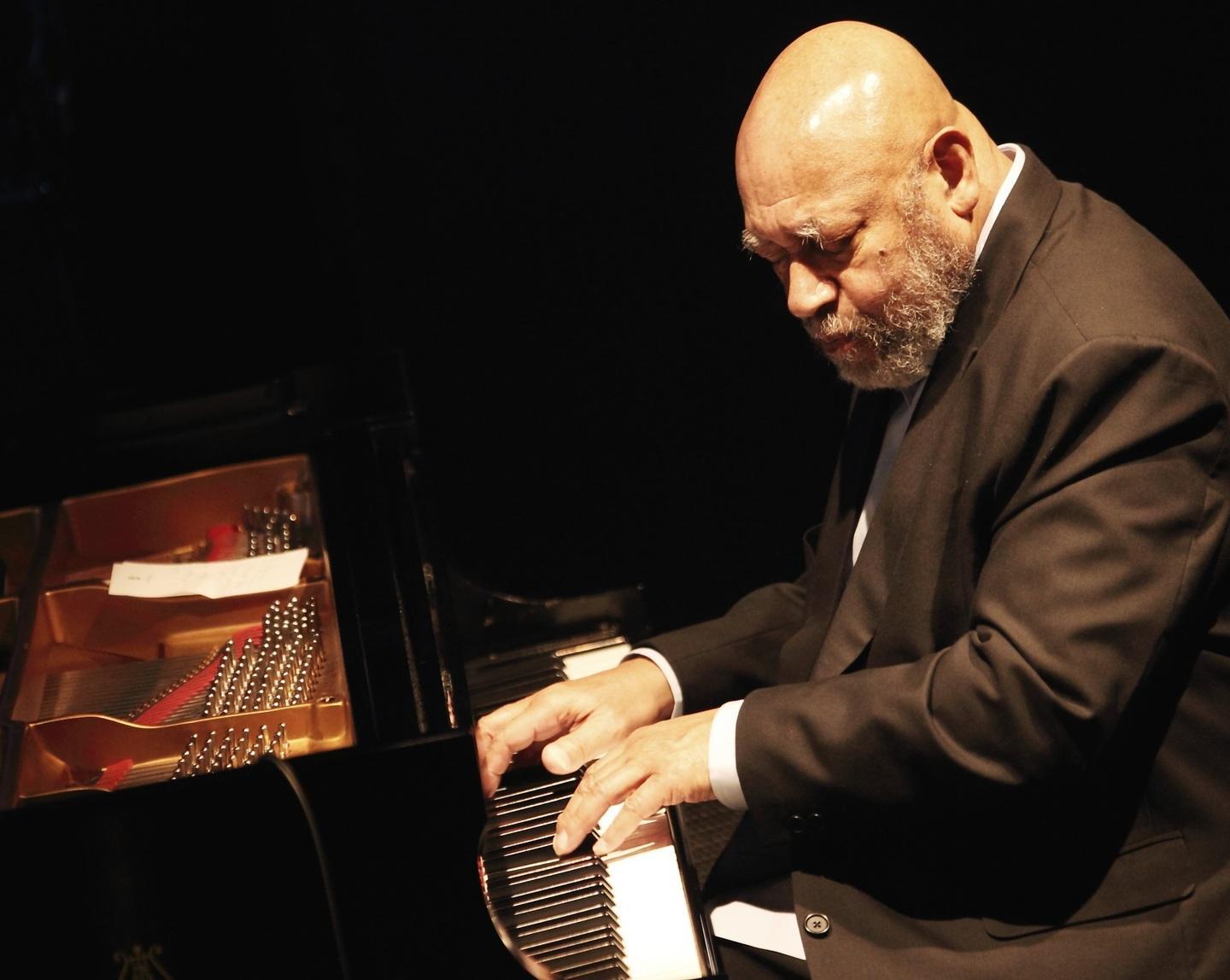 Nuoro, il piano lirico di Kenny Barron stasera all’Eliseo 