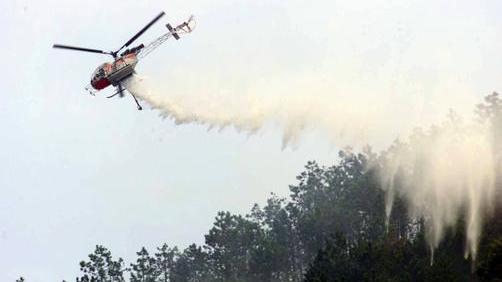 Incendi: 440mila lt acqua da elicotteri