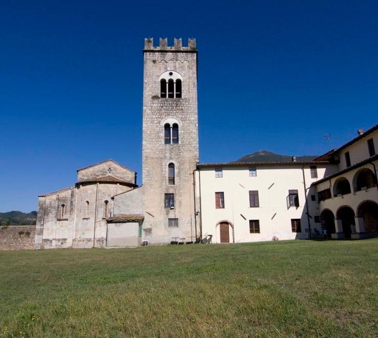 Cinema, arte e libri alla Badia 