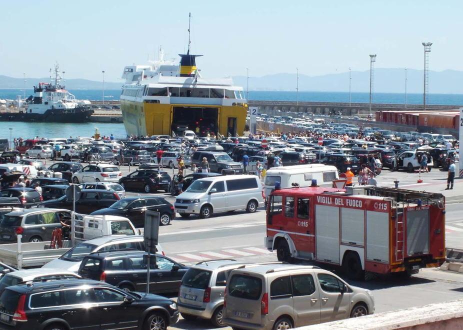 Il porto di Piombino (foto Paolo Barlettani)