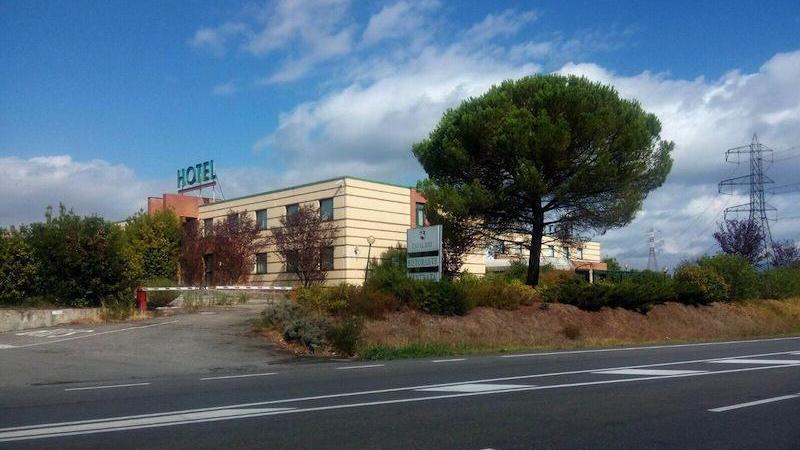 Sorpreso a rubare nell'hotel abbandonato