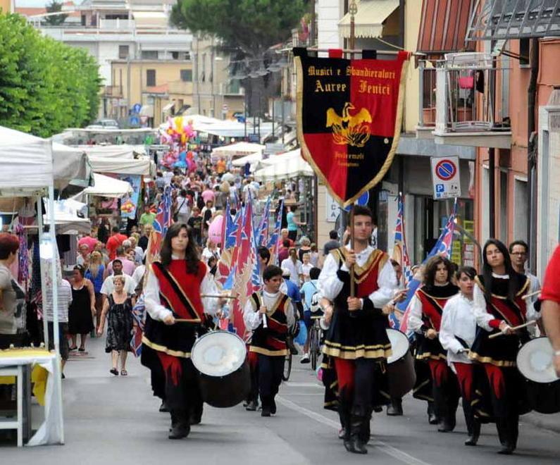 Duelli, cavalieri e dame. Avenza si anima con la festa Medievale 