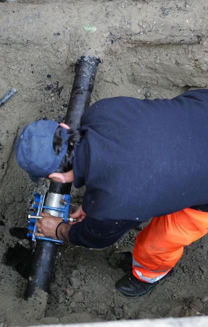 Cala la pressione in un tubo manca l’acqua in diverse case