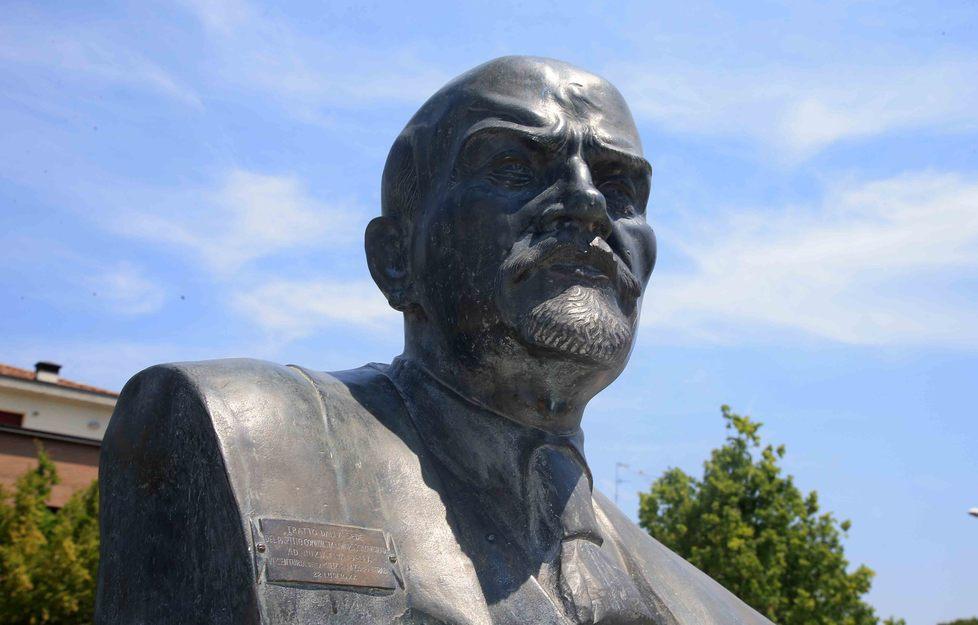 CAVRIAGO CI RIPROVA E CELEBRA LA RIVOLUZIONE ALL’OMBRA DI LENIN