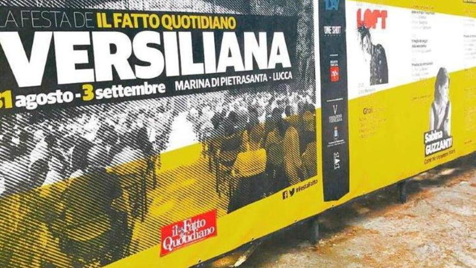 Sul palco il rapper si fa lo spinello: scoppia il caso alla festa del Fatto