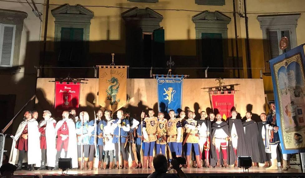 Gli arcieri prendono di mira il Palio 