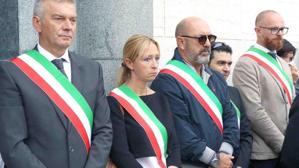 Applausi e commozione per l’addio al carabiniere
