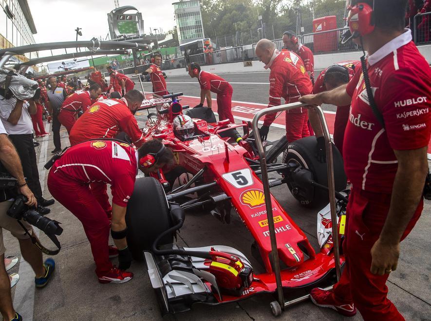 La Ferrari accelera e spera, la Mercedes corre 