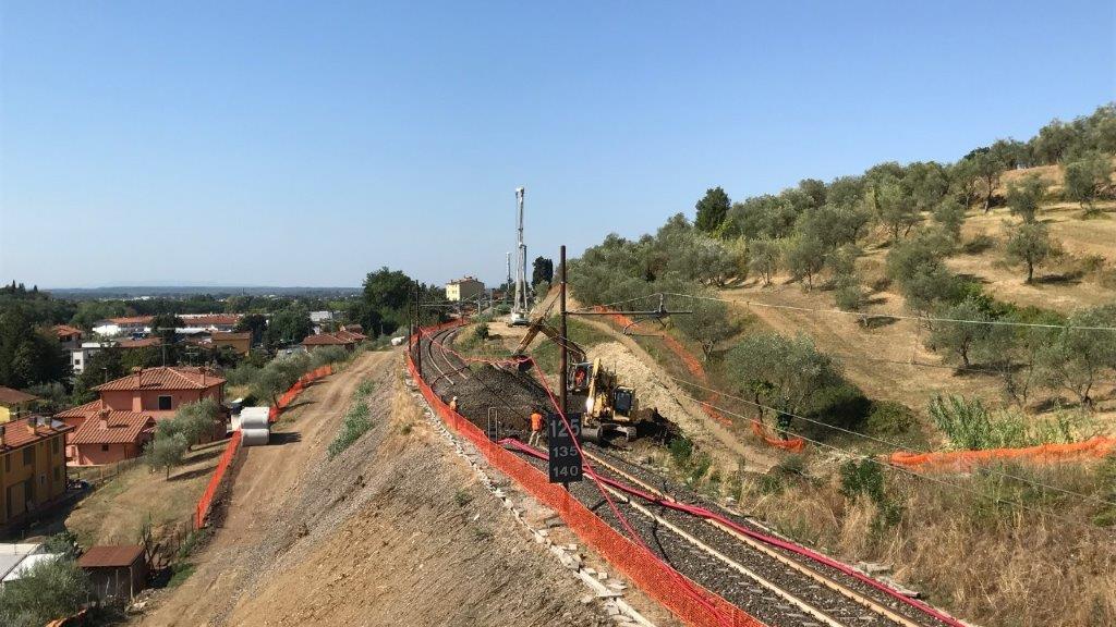 Una fase dei lavori del raddoppio (foto Rfi)