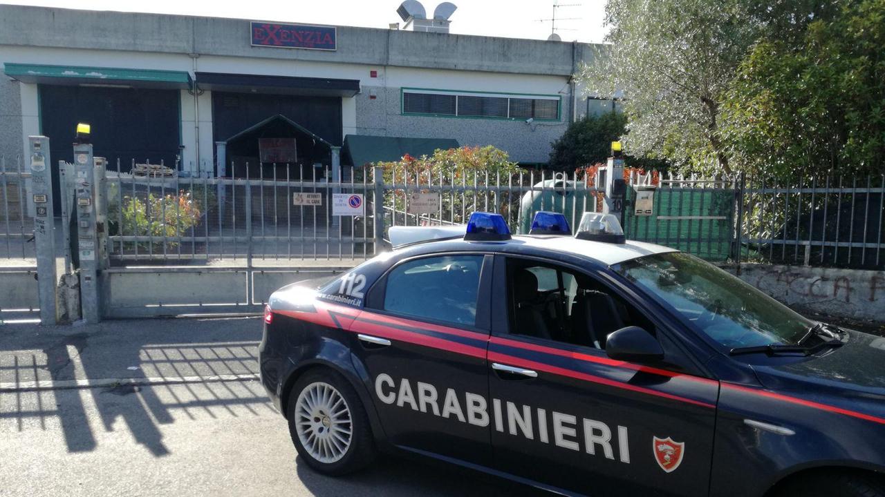 I carabinieri davanti al locale di Galceti