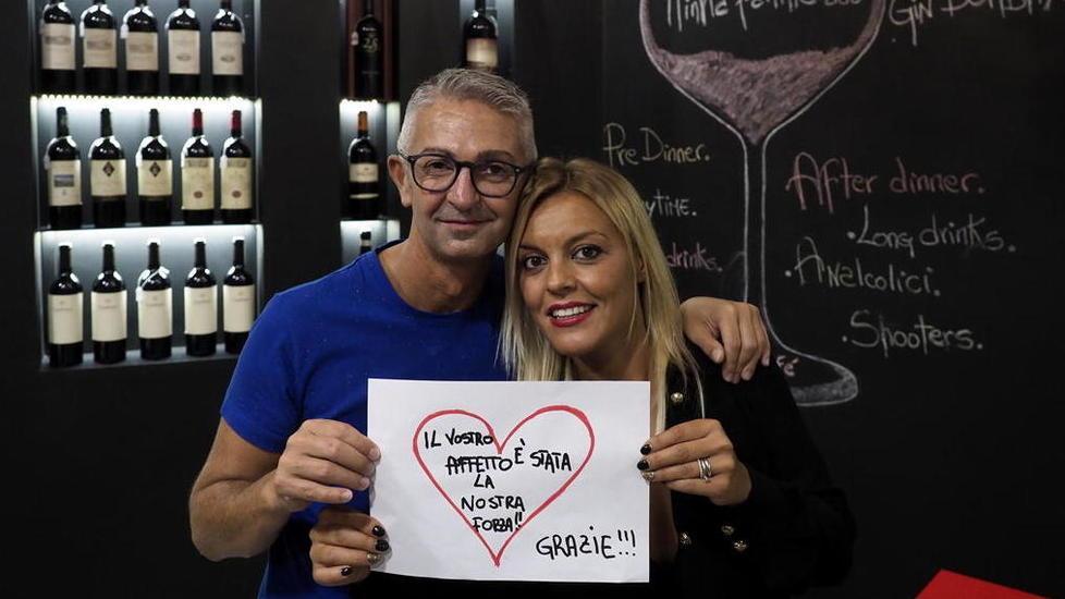 Inferno e ritorno: Riccardo e Chiara riaprono il loro bar