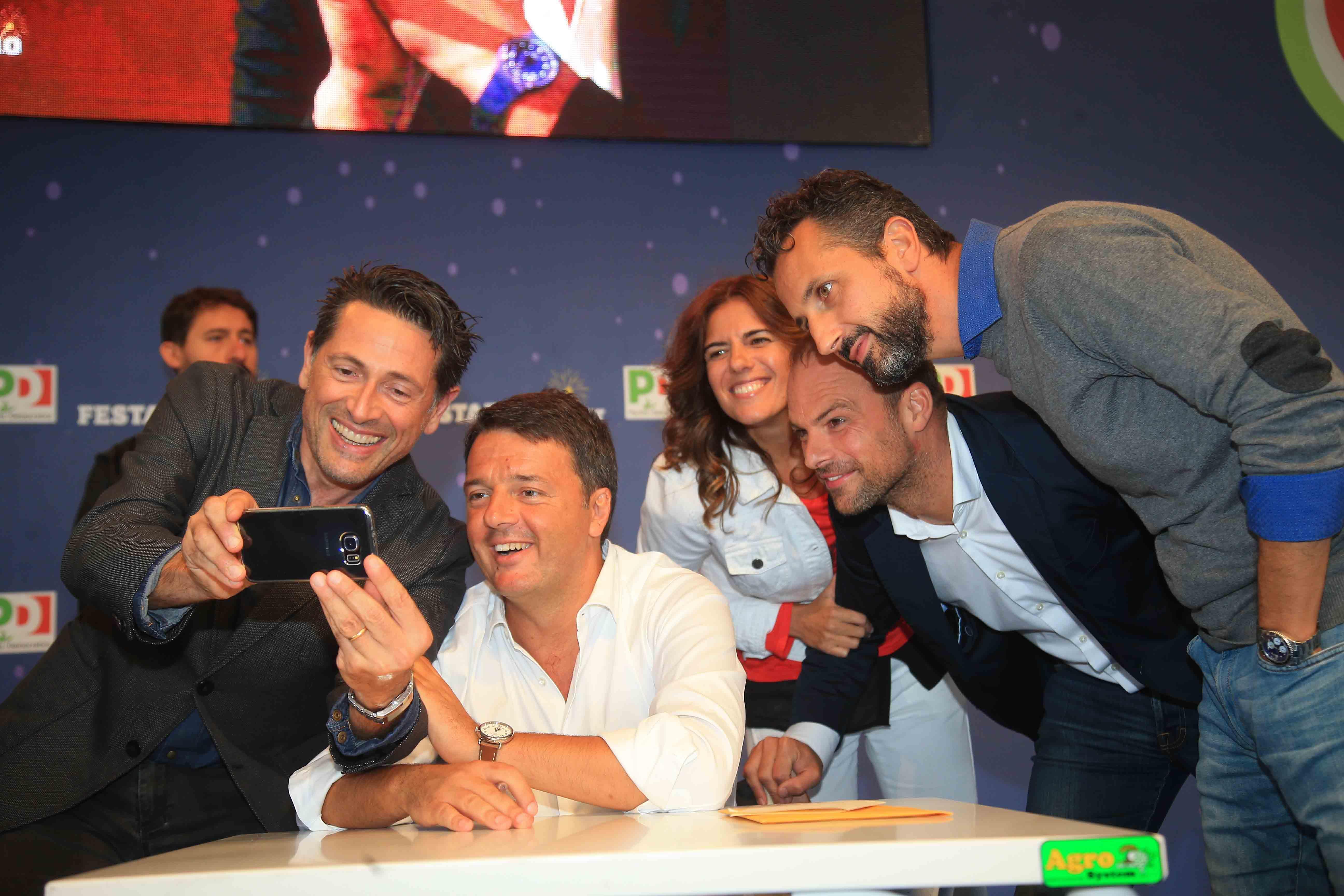 Renzi, appello all’unità: «Il Pd giochi di squadra» 