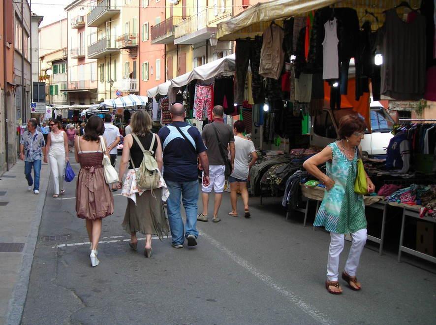 Il mercato di Pavullo non è sicuro: trasloco in piazza Toscanini