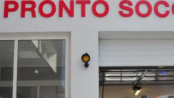 Fuori strada con la Punto: ferito il conducente