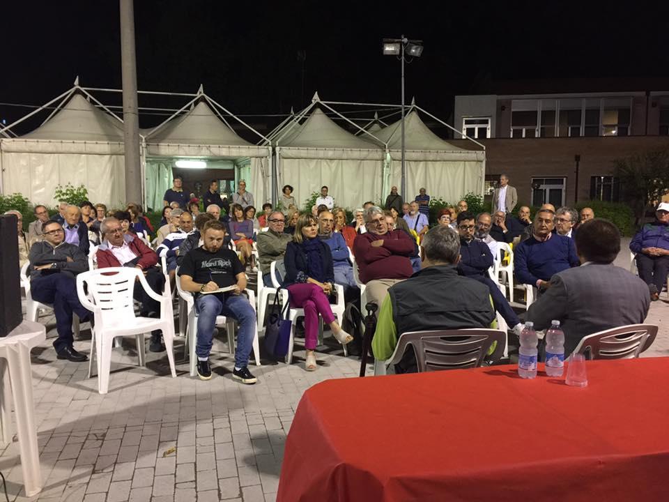 Un dibattito alla festa dell'Unità di Pontelagoscuro