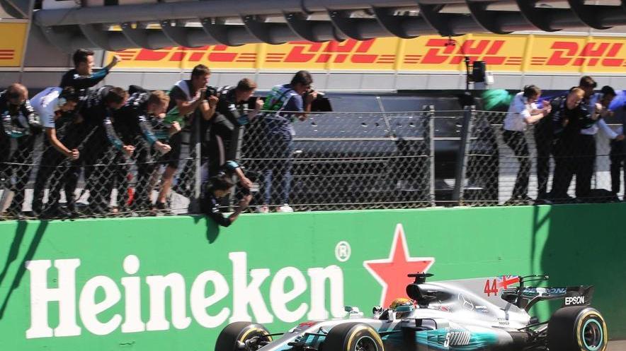 Hamilton: «La differenza? Il motore Mercedes»