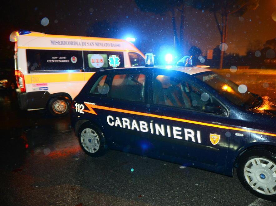 Rissa in strada, due feriti a colpi di coltello 