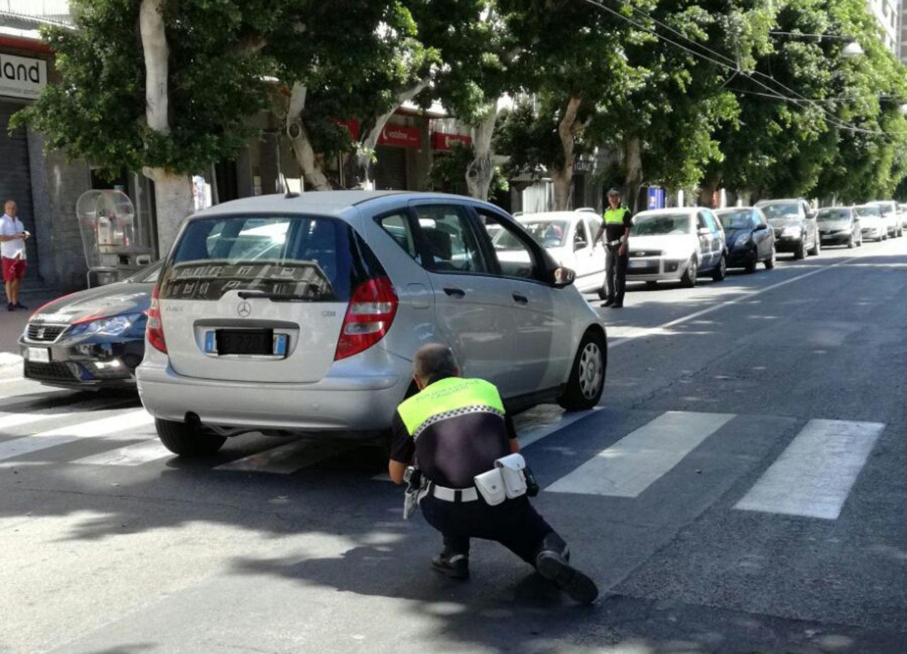 I rilievi dell'incidente in viale Trieste a Cagliari
