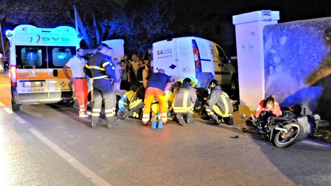 Incidente a Montenero: 16enne incastrata sotto un furgone