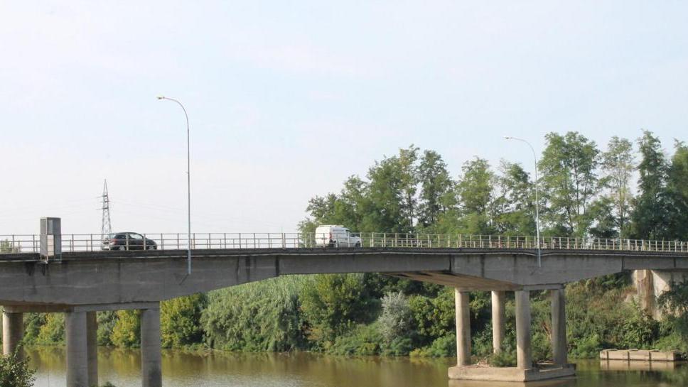Ponte chiuso al traffico per le verifiche