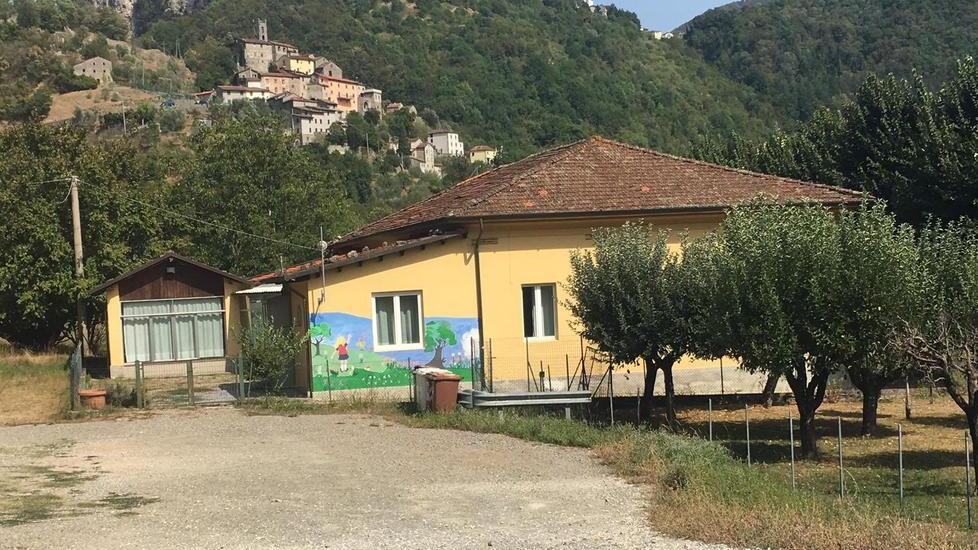 Opposizione divisa sul caso della scuola di Scesta