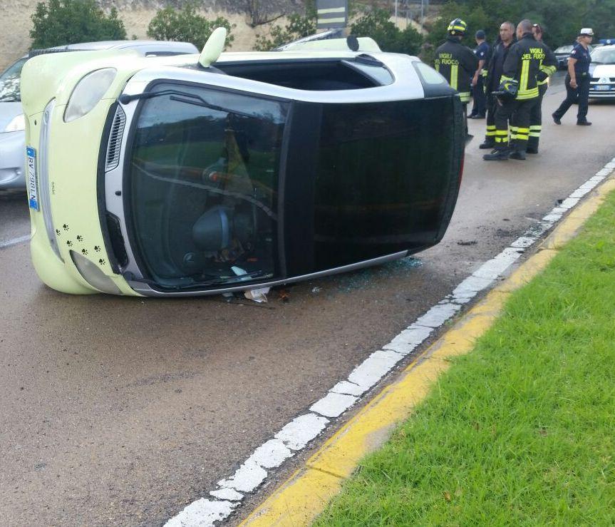 Smart urta il marciapiede e decolla 