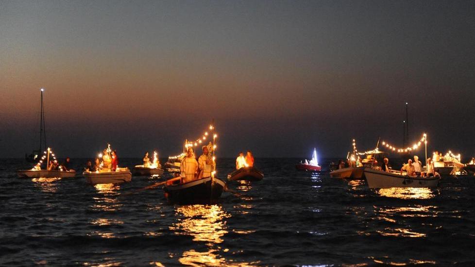 Sabato 9 la luminaria di San Cerbone nel golfo di Baratti