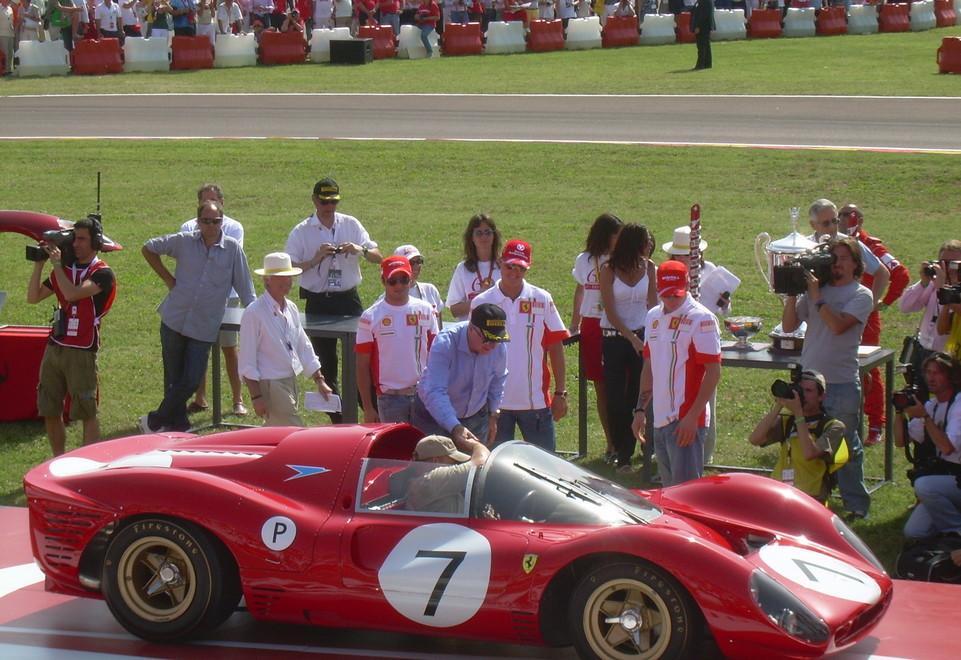 Maranello, tutti i grandi della Ferrari alla festa dei settant’anni