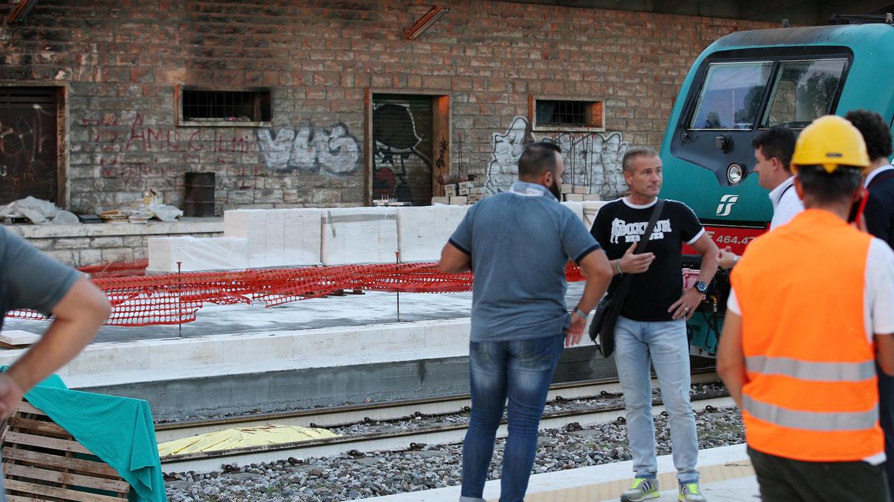 Muore travolto dal treno alla stazione di Montecatini