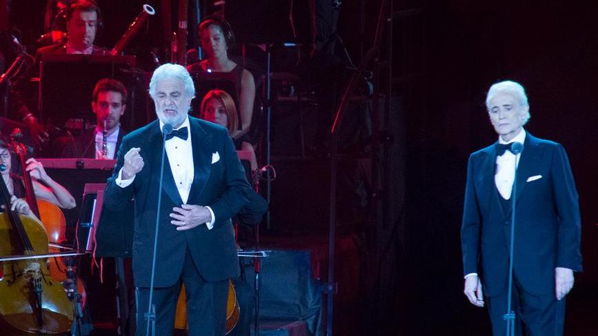 il racconto / L’Arena si illumina di Luciano: ricordi, duetti virtuali, emozioni