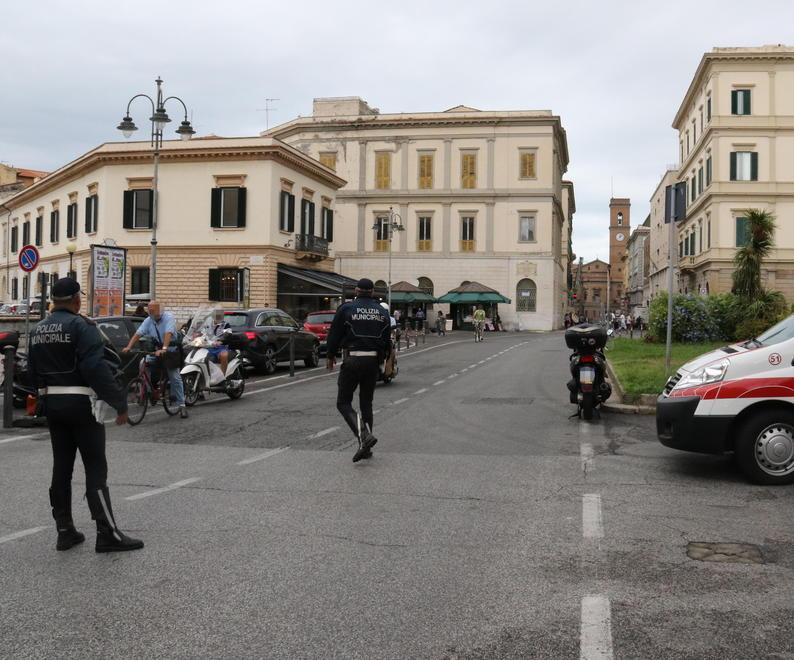 L'annuncio di Nogarin: «Telecamere in piazza Cavour per fermare l’invasione dell’area pedonale» 