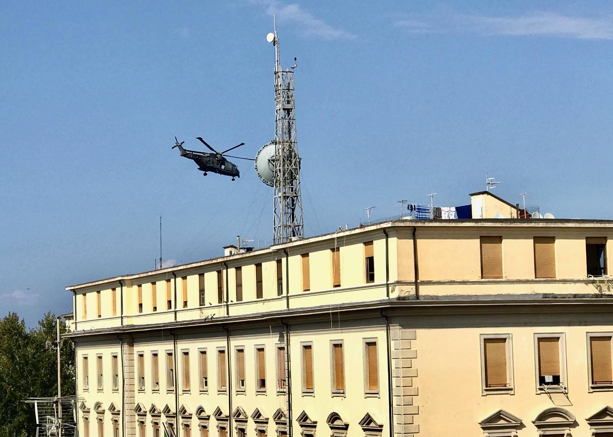 L'elicottero nella zona delle Ghiaie