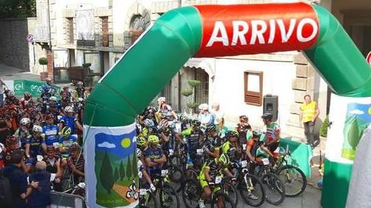 Salite e discese alla gran fondo del Cinabro