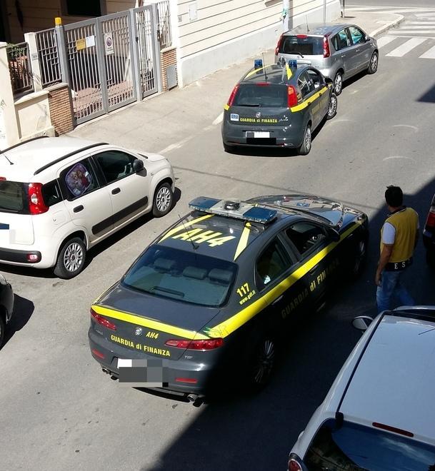 Maxi blitz delle fiamme gialle 