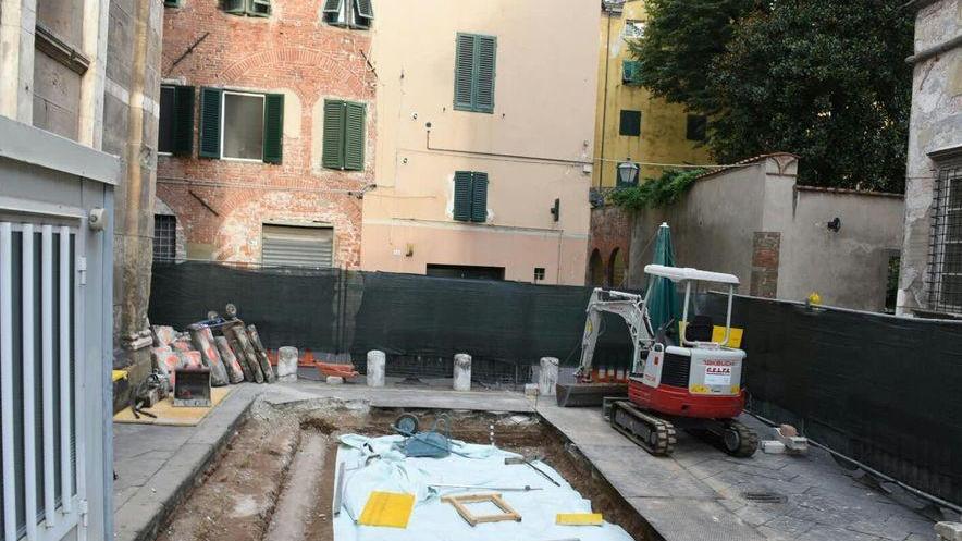 SìAmo Lucca: «Stop all’isola ecologica»