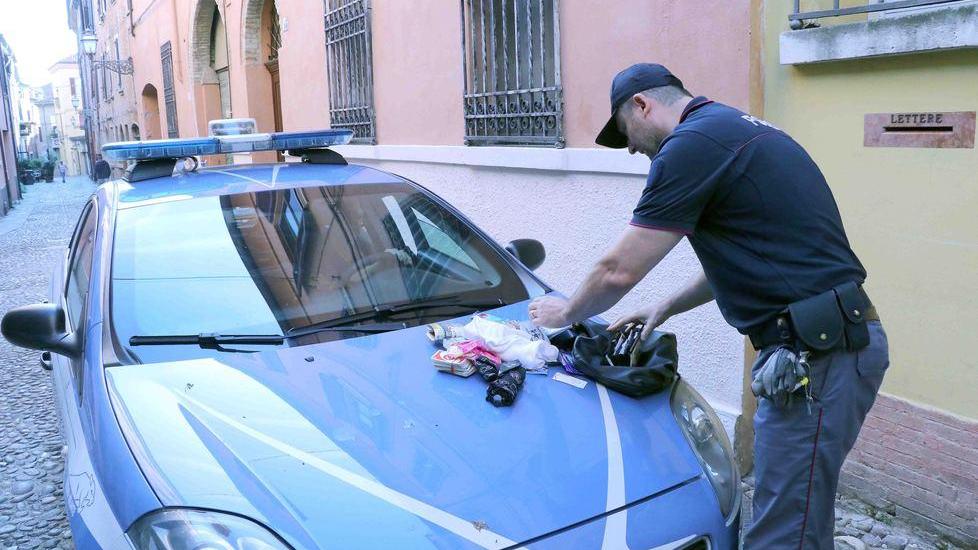Scatta l’allarme in via Vittoria