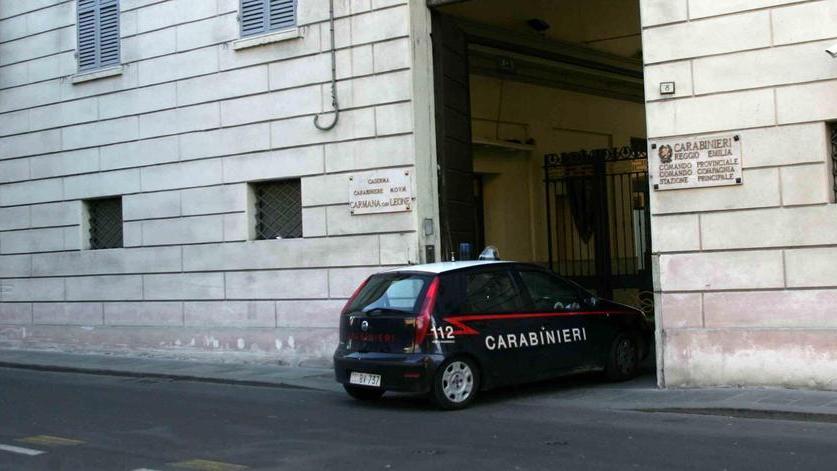 Il video anche in cella: controlli del piantone poi l’allarme